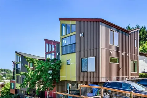 3028 SW Avalon Way Seattle WA 98126