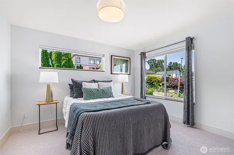 3028 SW Avalon Way Seattle WA 98126