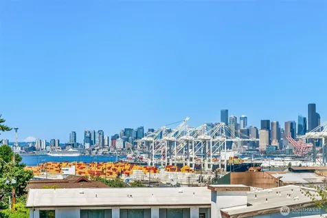 3028 SW Avalon Way Seattle WA 98126