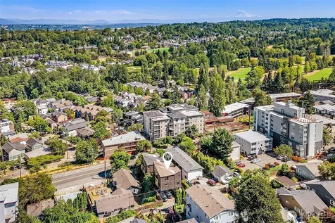 3028 SW Avalon Way Seattle WA 98126