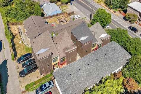 3028 SW Avalon Way Seattle WA 98126