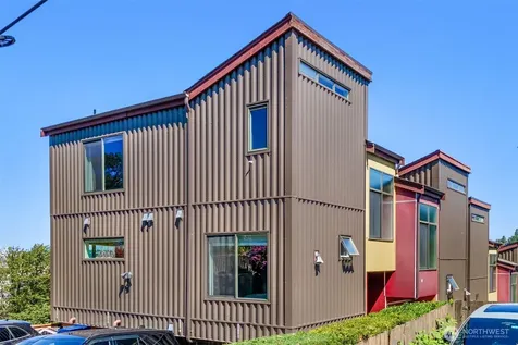 3028 SW Avalon Way Seattle WA 98126