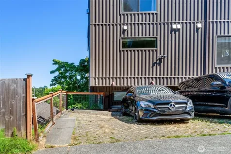 3028 SW Avalon Way Seattle WA 98126