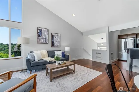 3028 SW Avalon Way Seattle WA 98126