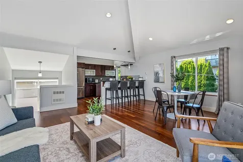 3028 SW Avalon Way Seattle WA 98126
