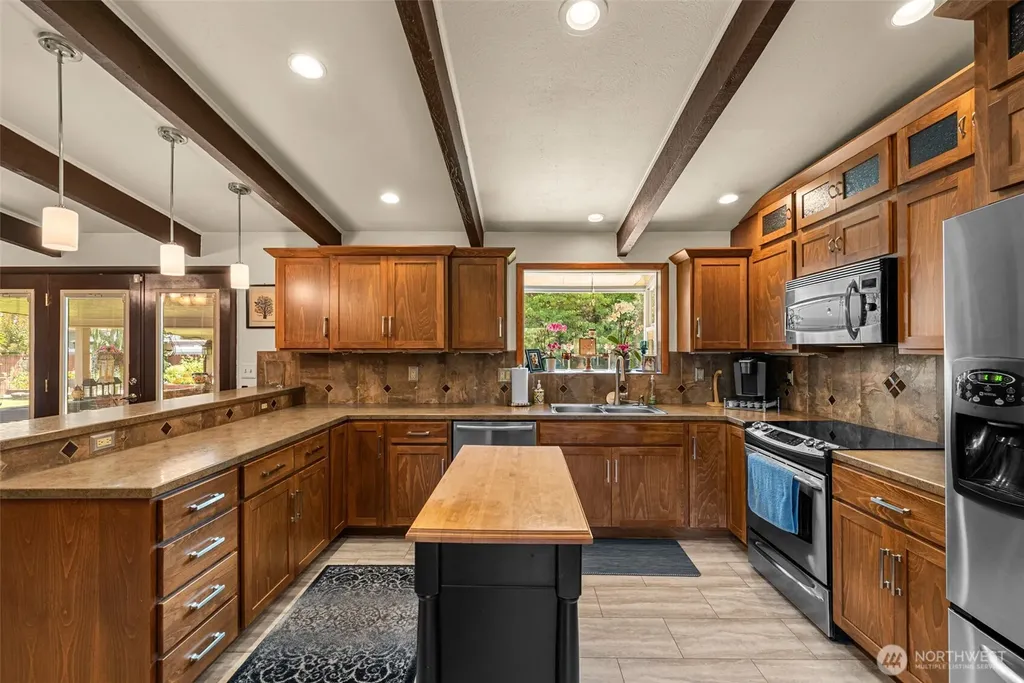 1677 Eastmont Avenue East Wenatchee WA 98802
