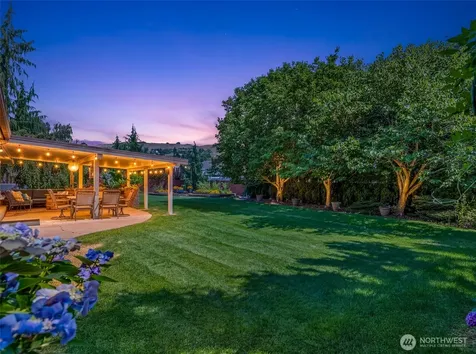 1677 Eastmont Avenue East Wenatchee WA 98802