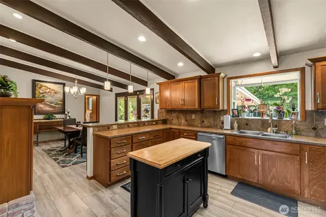 1677 Eastmont Avenue East Wenatchee WA 98802