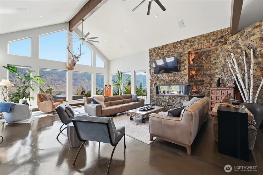 206 Mountain Lake Lane Chelan WA 98816