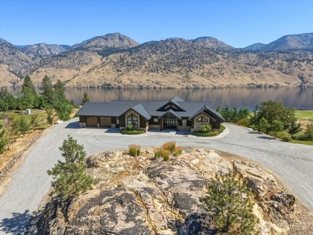 206 Mountain Lake Lane Chelan WA 98816