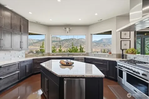 206 Mountain Lake Lane Chelan WA 98816