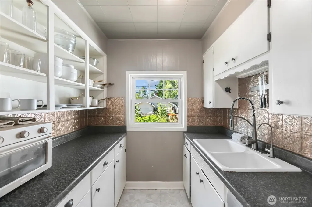 1918 Gregory Way Bremerton WA 98337