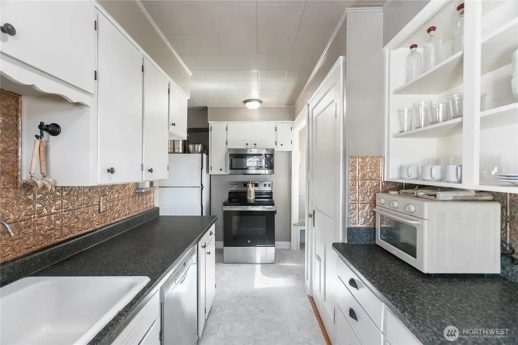 1918 Gregory Way Bremerton WA 98337