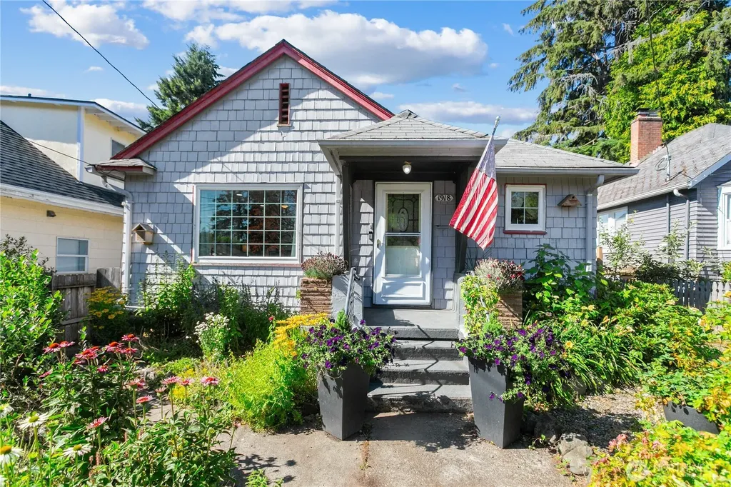 1918 Gregory Way Bremerton WA 98337