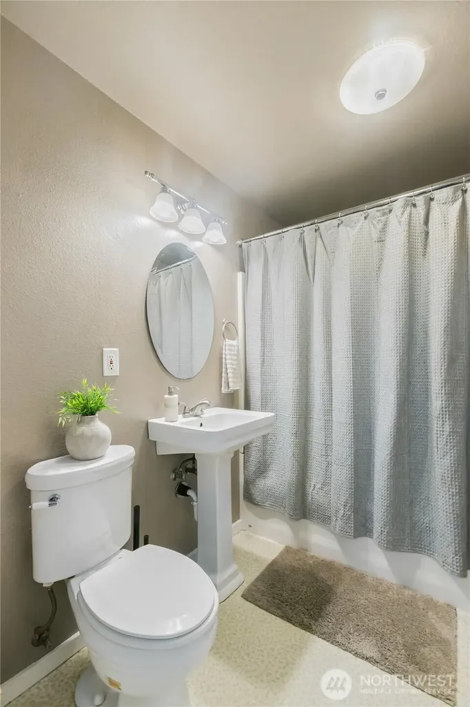 1918 Gregory Way Bremerton WA 98337
