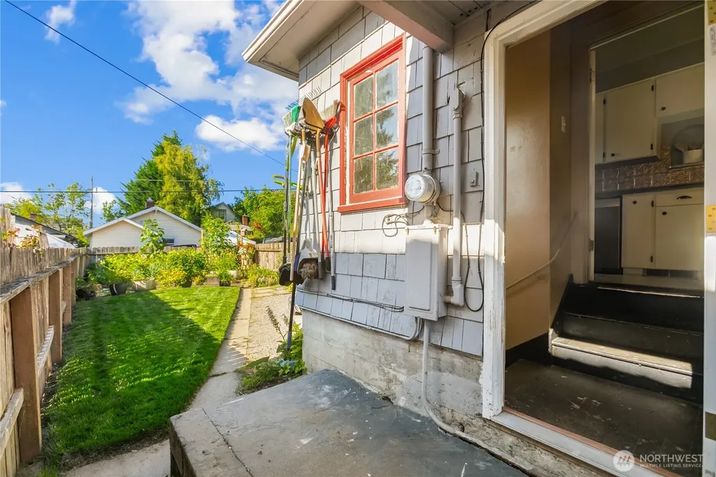 1918 Gregory Way Bremerton WA 98337