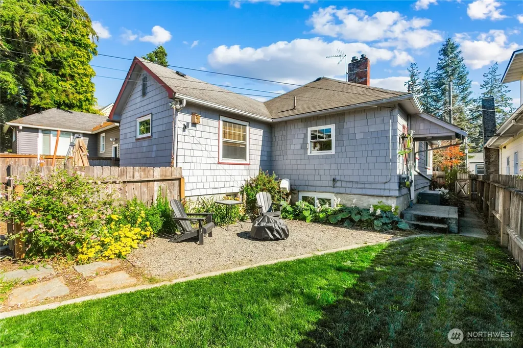 1918 Gregory Way Bremerton WA 98337
