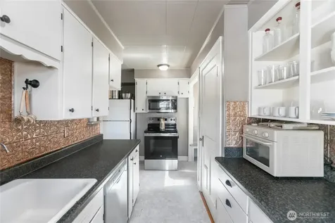 1918 Gregory Way Bremerton WA 98337