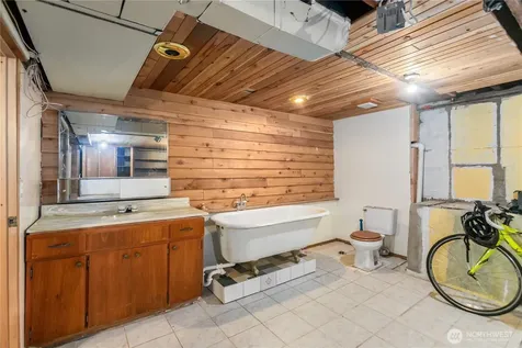 1918 Gregory Way Bremerton WA 98337