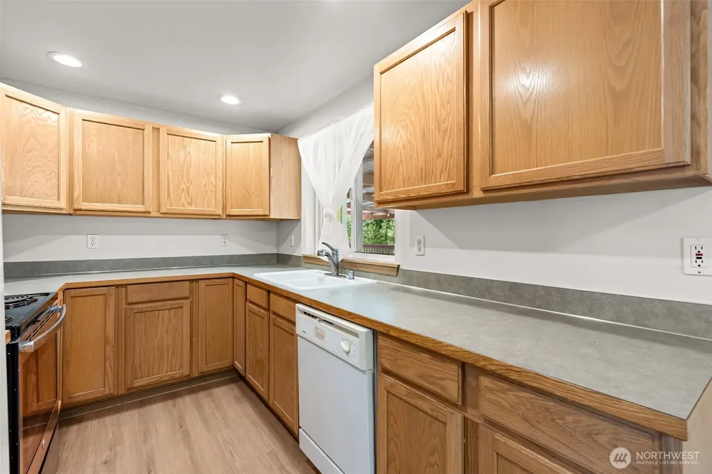 10410 206th Avenue E Sumner WA 98391