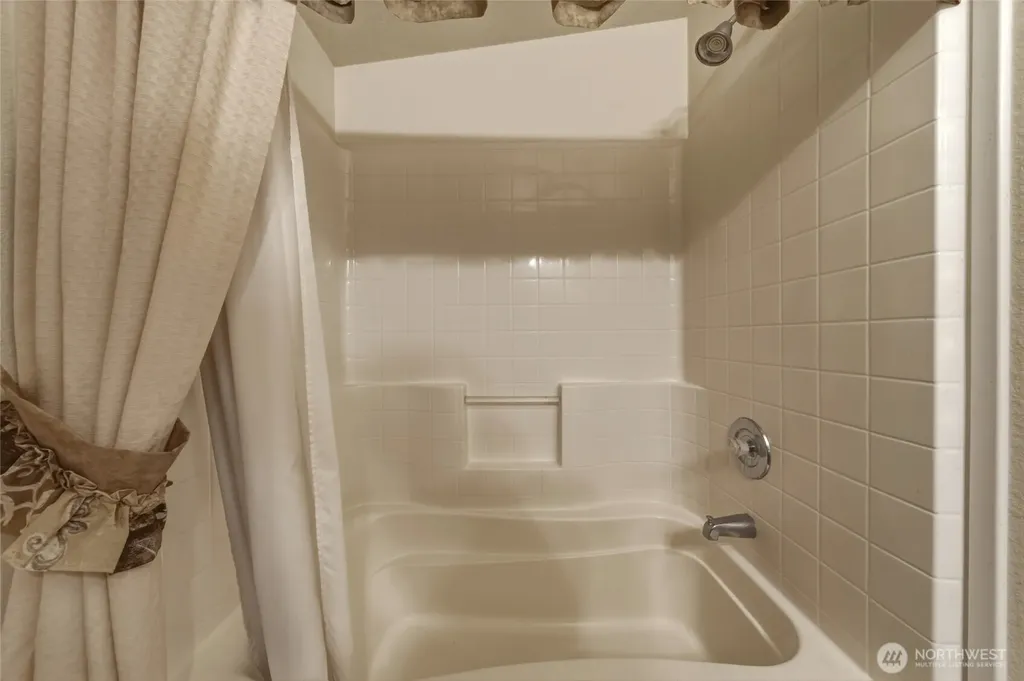 832 SE Scenic View Drive College Place WA 99324