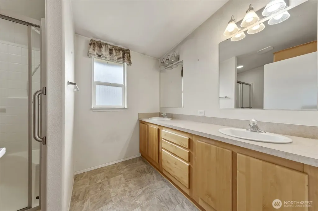832 SE Scenic View Drive College Place WA 99324
