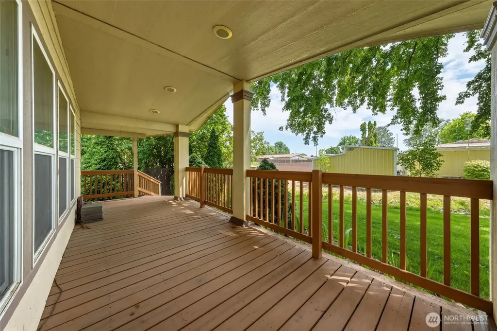 832 SE Scenic View Drive College Place WA 99324