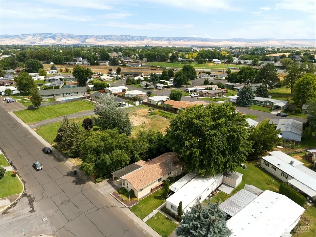 832 SE Scenic View Drive College Place WA 99324