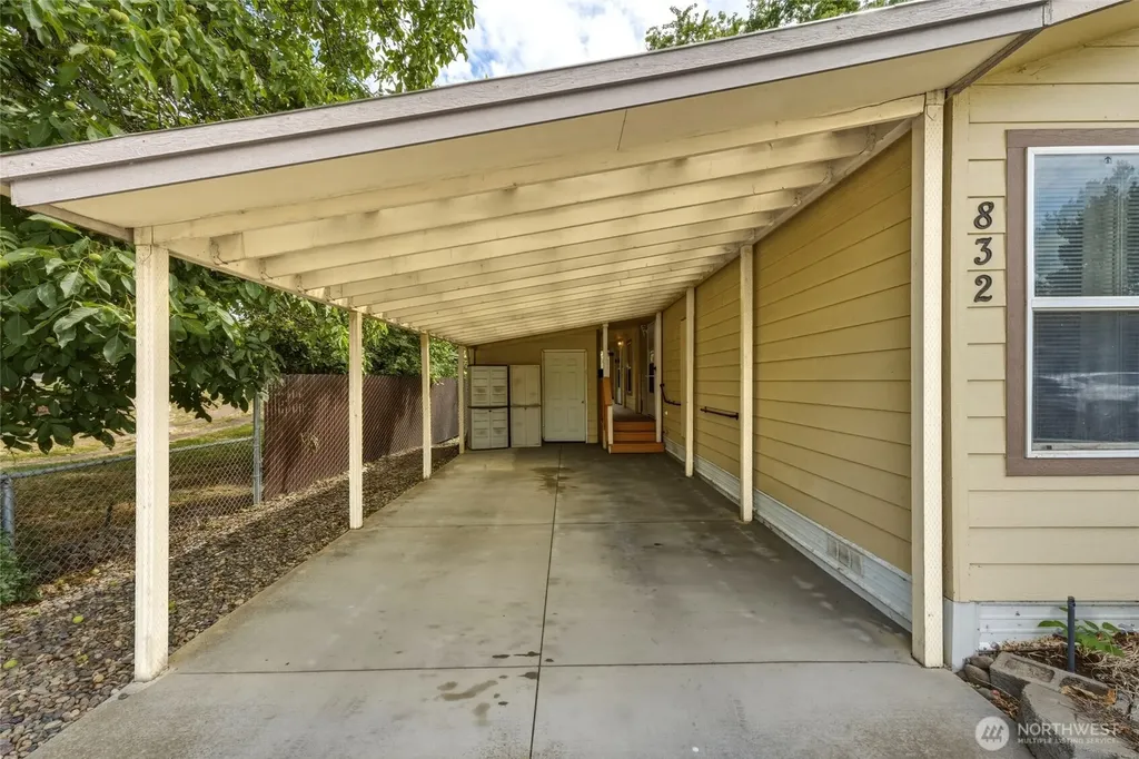 832 SE Scenic View Drive College Place WA 99324