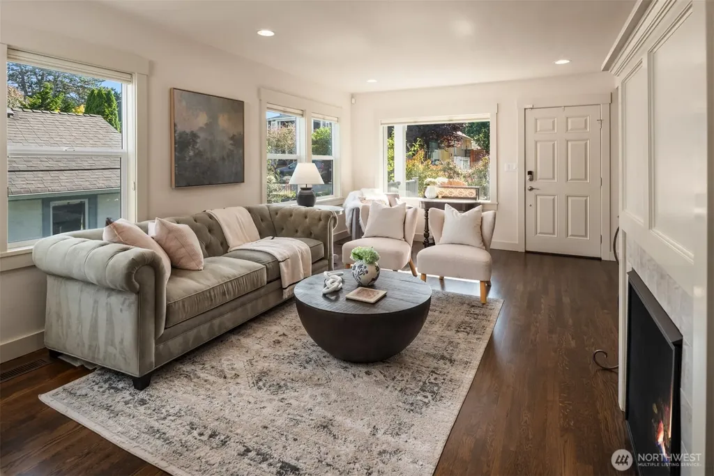 8538 19th Avenue NW Seattle WA 98117