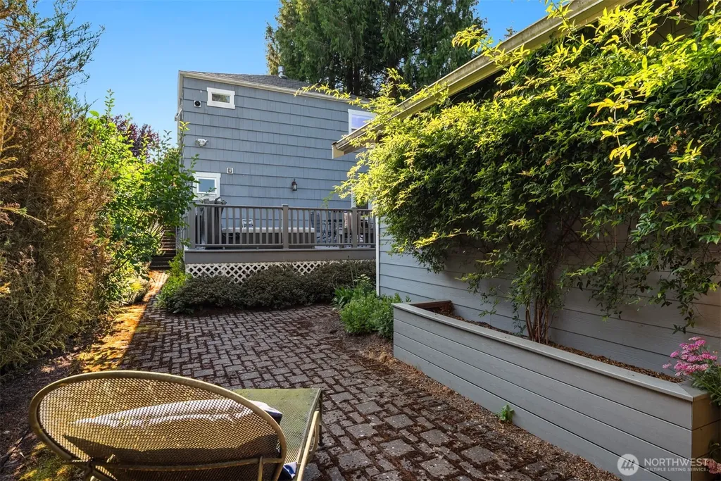 8538 19th Avenue NW Seattle WA 98117