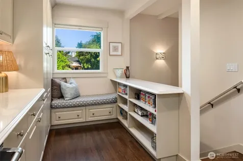 8538 19th Avenue NW Seattle WA 98117