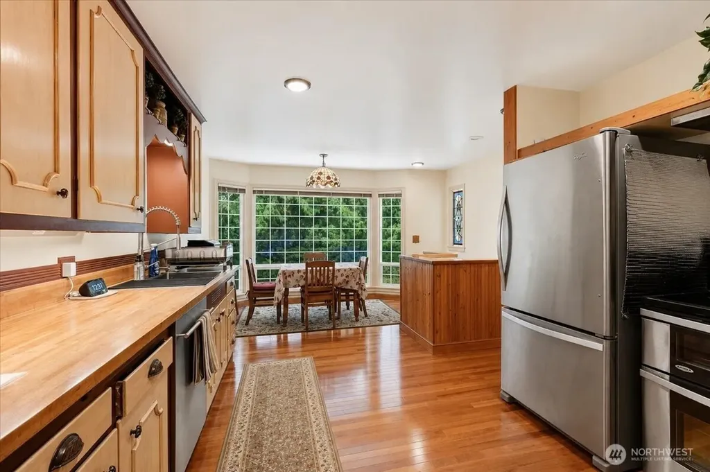 19711 104th Avenue NE Bothell WA 98011