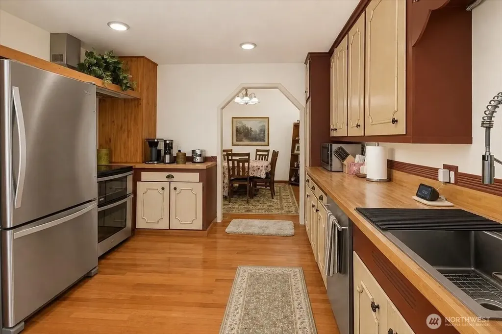 19711 104th Avenue NE Bothell WA 98011