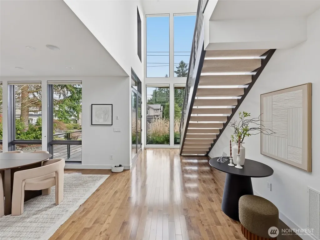 719 99th Avenue NE Bellevue WA 98004