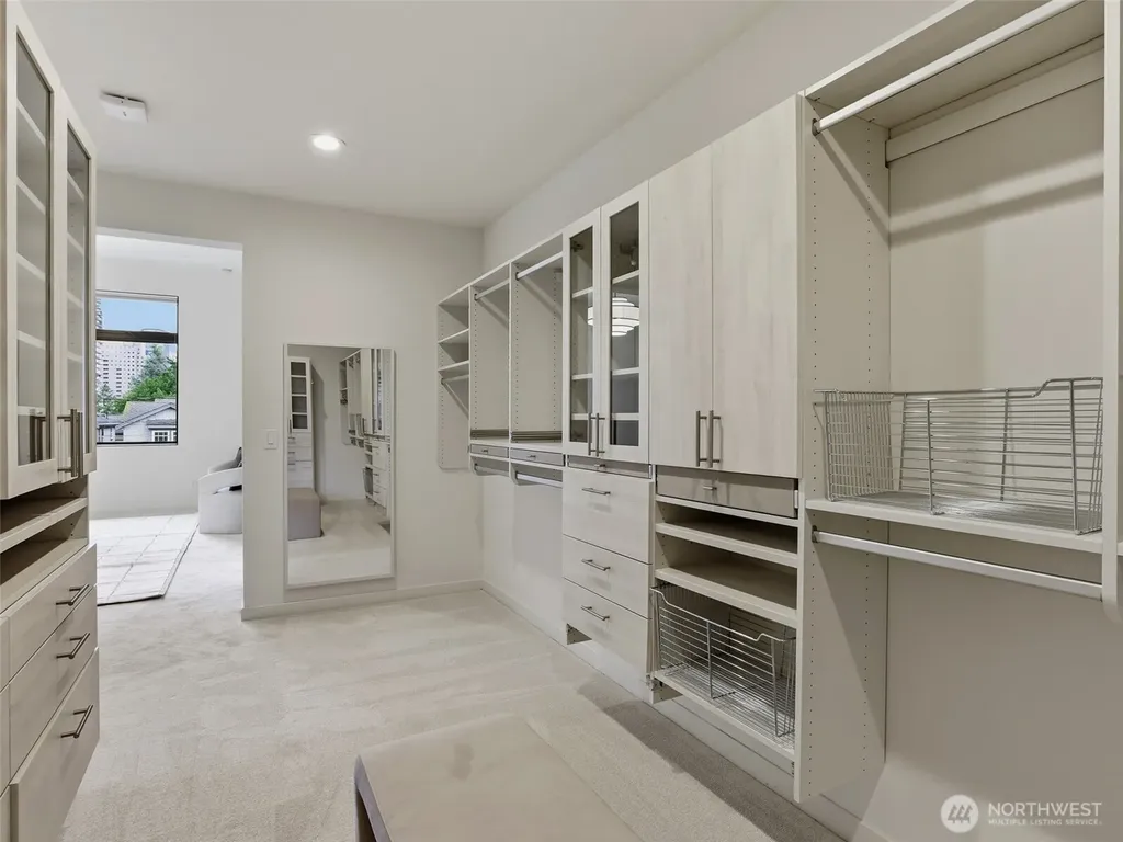 719 99th Avenue NE Bellevue WA 98004