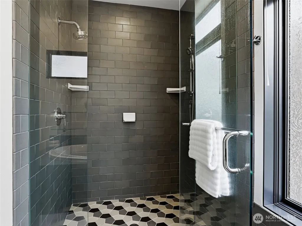 719 99th Avenue NE Bellevue WA 98004
