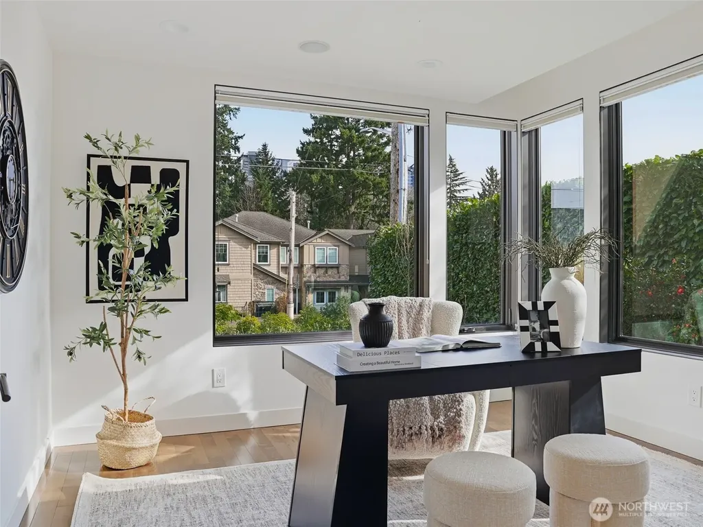 719 99th Avenue NE Bellevue WA 98004