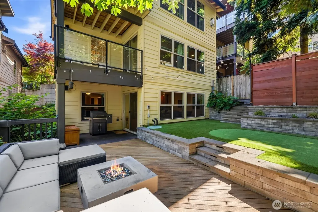 3046 SW Manning Street Seattle WA 98126