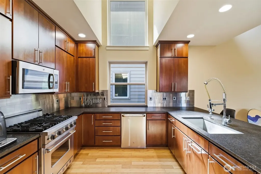 3046 SW Manning Street Seattle WA 98126