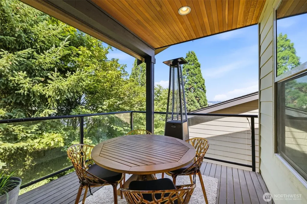 3046 SW Manning Street Seattle WA 98126