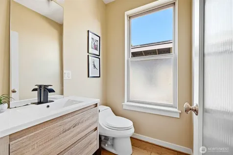 3046 SW Manning Street Seattle WA 98126