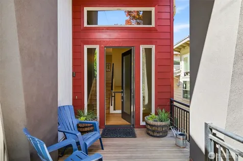3046 SW Manning Street Seattle WA 98126