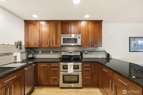 3046 SW Manning Street Seattle WA 98126
