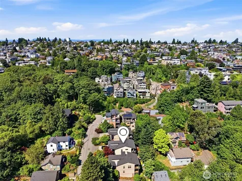 3046 SW Manning Street Seattle WA 98126