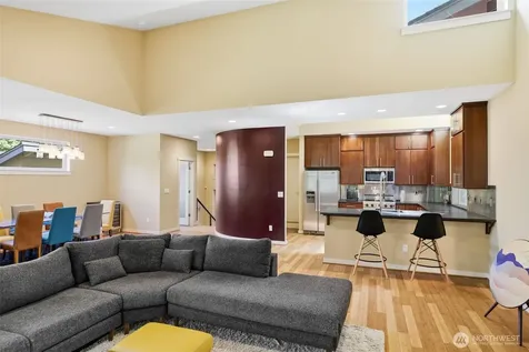 3046 SW Manning Street Seattle WA 98126