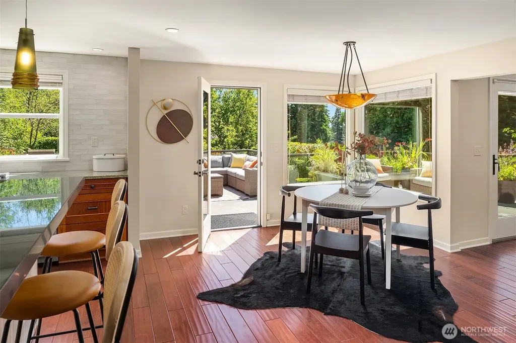5601 Bradford Street Seattle WA 98116