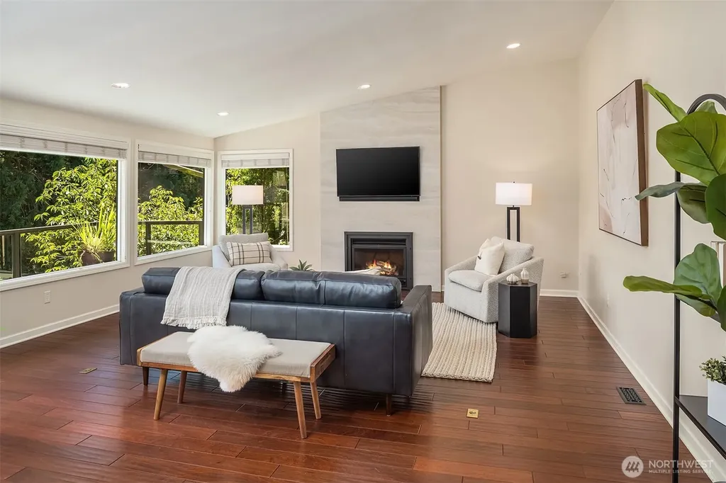 5601 Bradford Street Seattle WA 98116