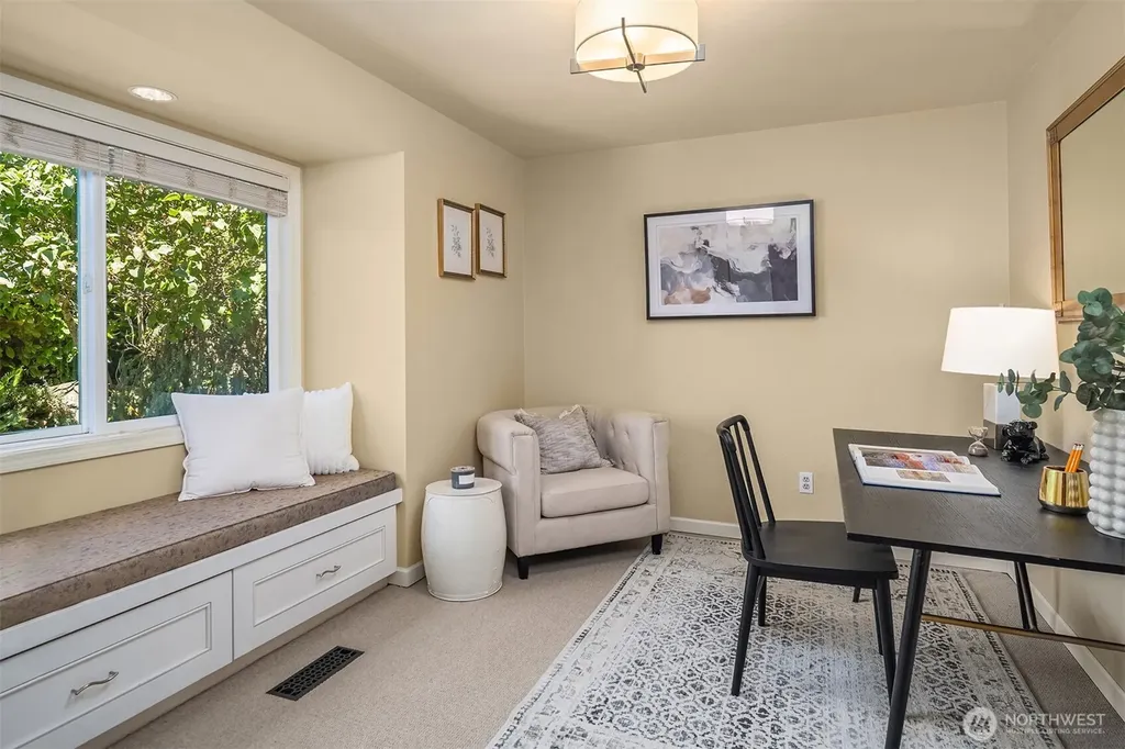 5601 Bradford Street Seattle WA 98116