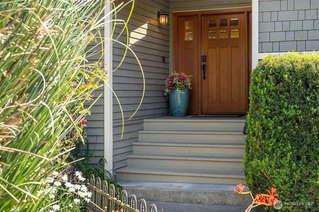 5601 Bradford Street Seattle WA 98116